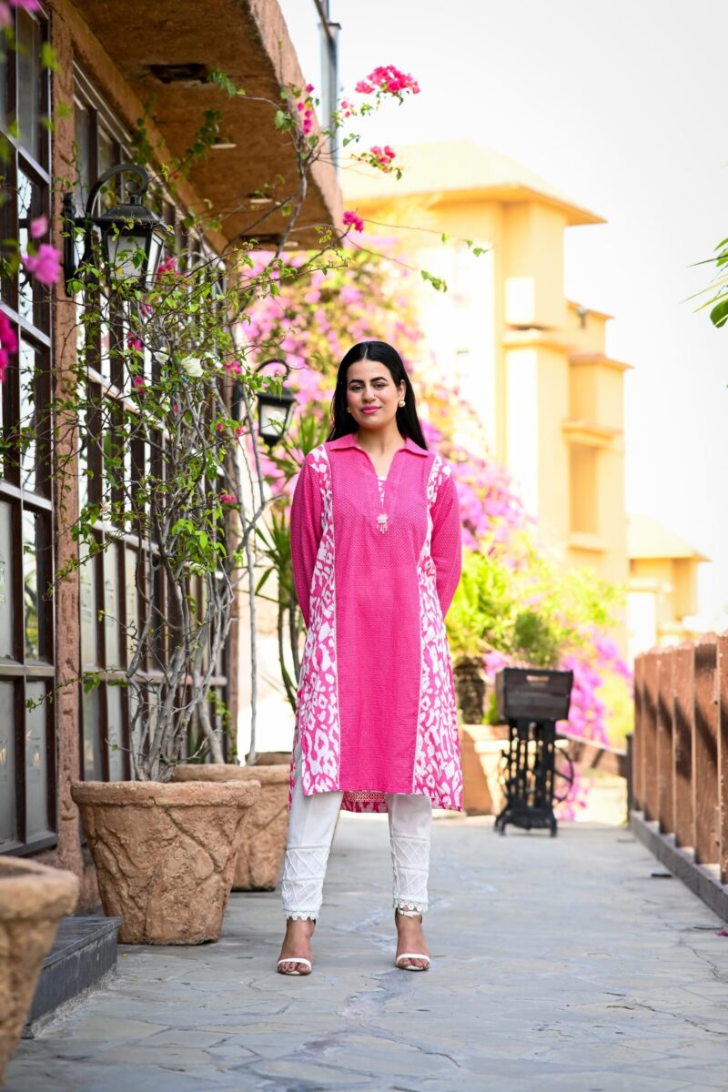 Elegant Pink Chicken Kari Kurta with Contrast Panels