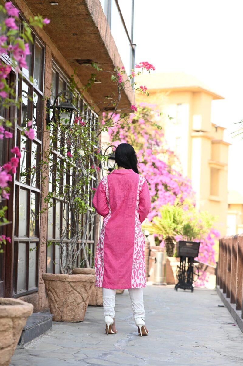 Elegant Pink Chicken Kari Kurta with Contrast Panels - Image 5